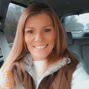 Meet your Posher, Connie